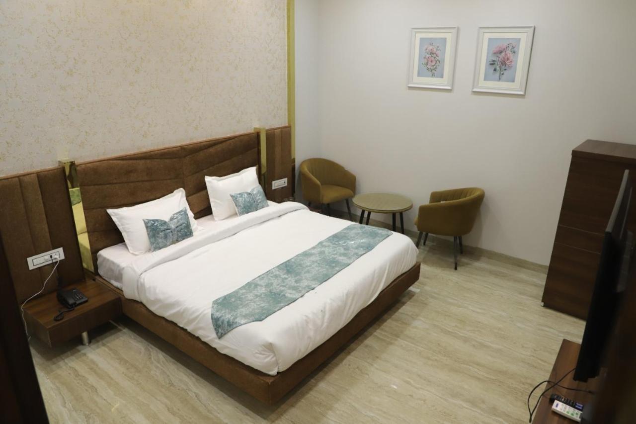Hotel The Royal Casa Ludhiana Zewnętrze zdjęcie